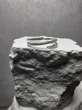 S6 0.23ctw Moissanite Spiral Half Eternity Band 925 Sterling Silver